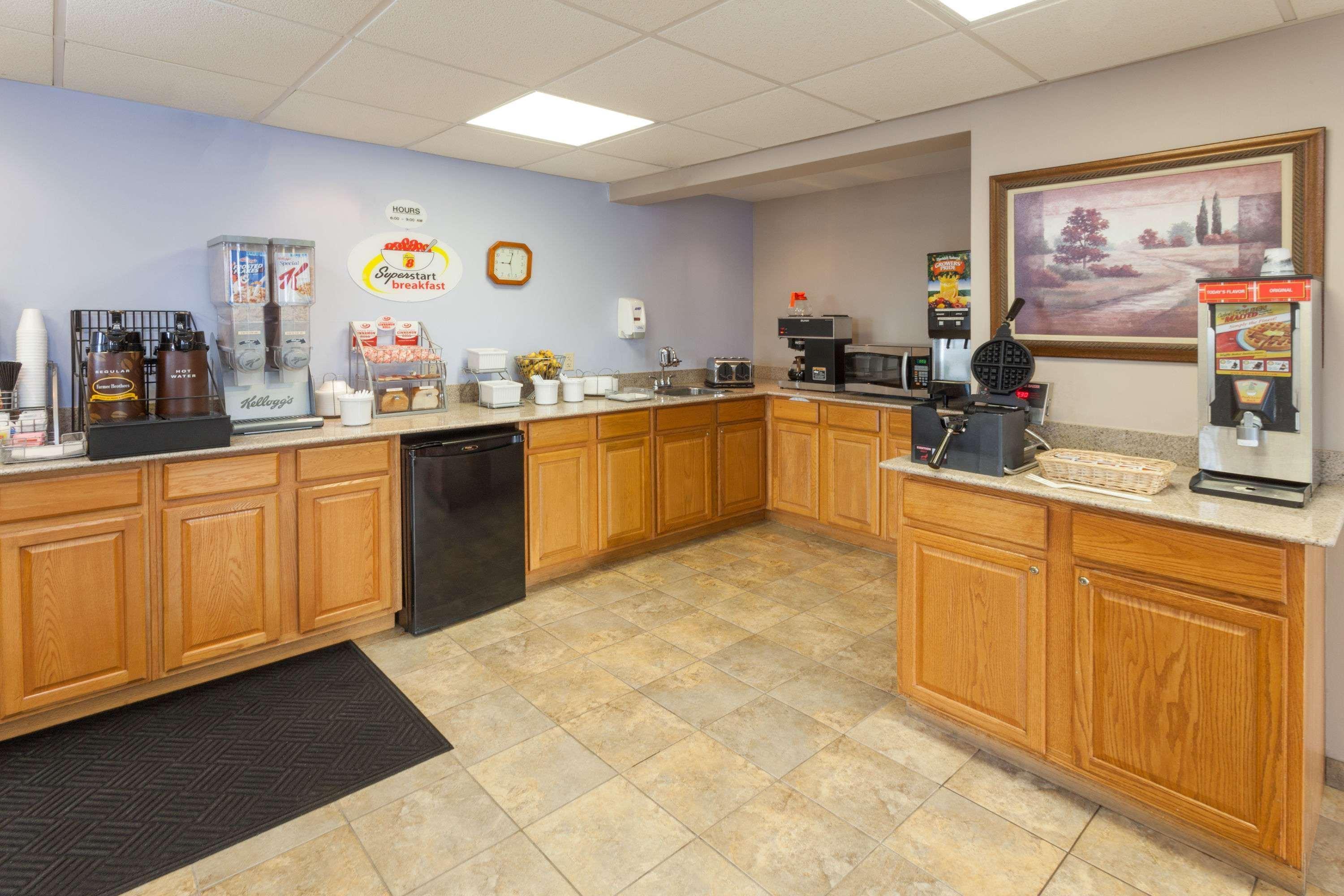 Super 8 By Wyndham Michigan City Esterno foto