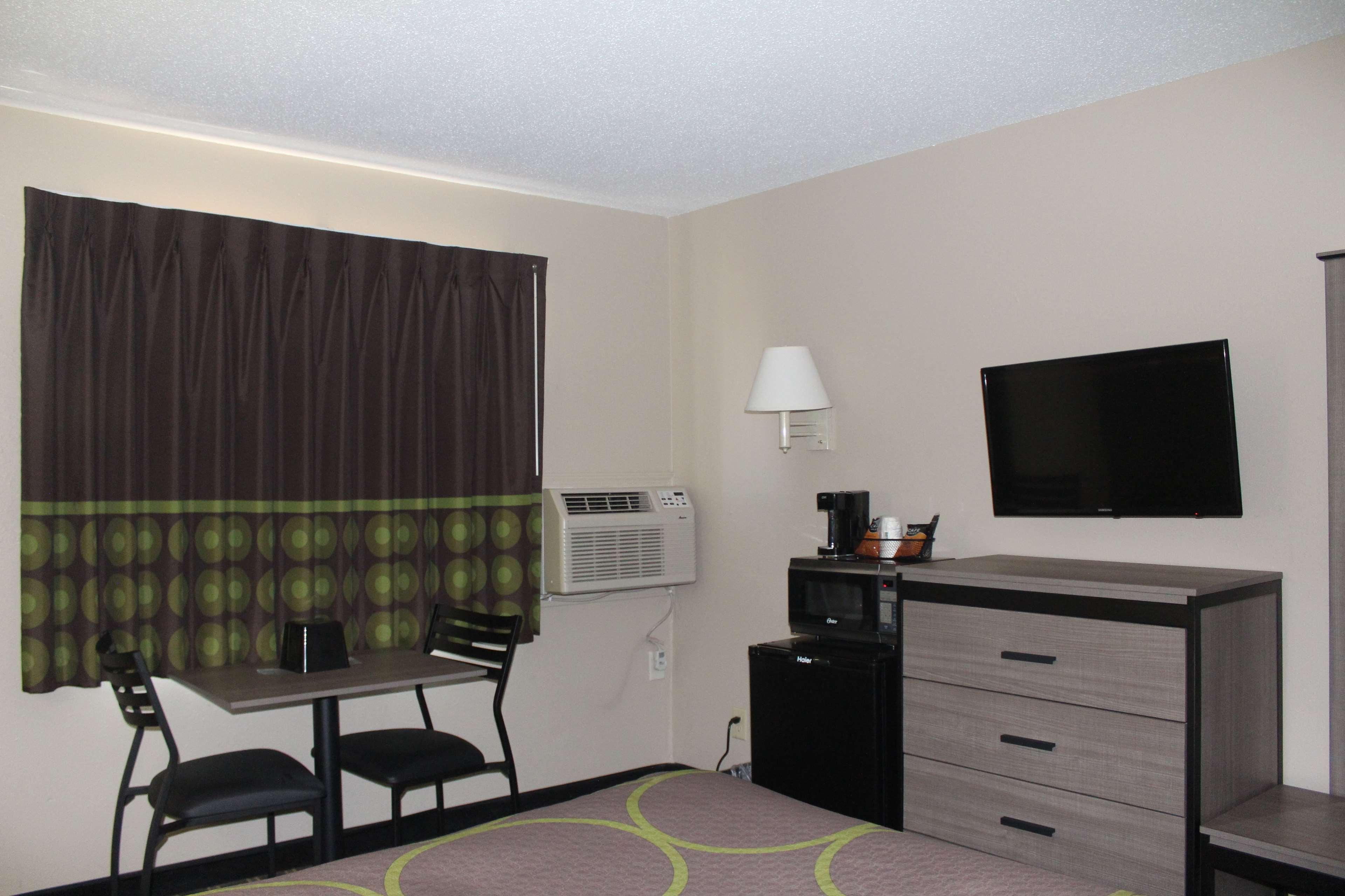 Super 8 By Wyndham Michigan City Esterno foto