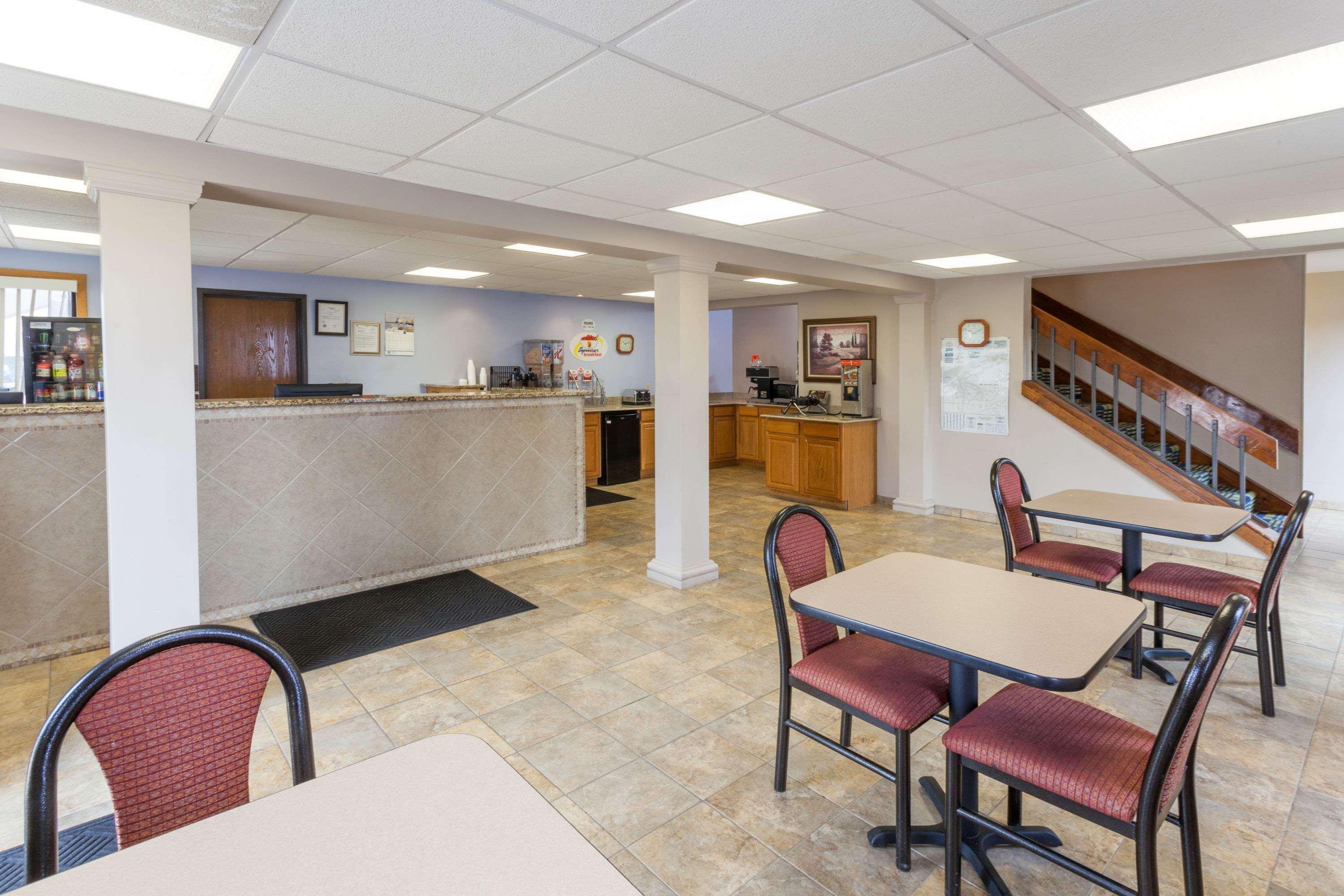 Super 8 By Wyndham Michigan City Esterno foto