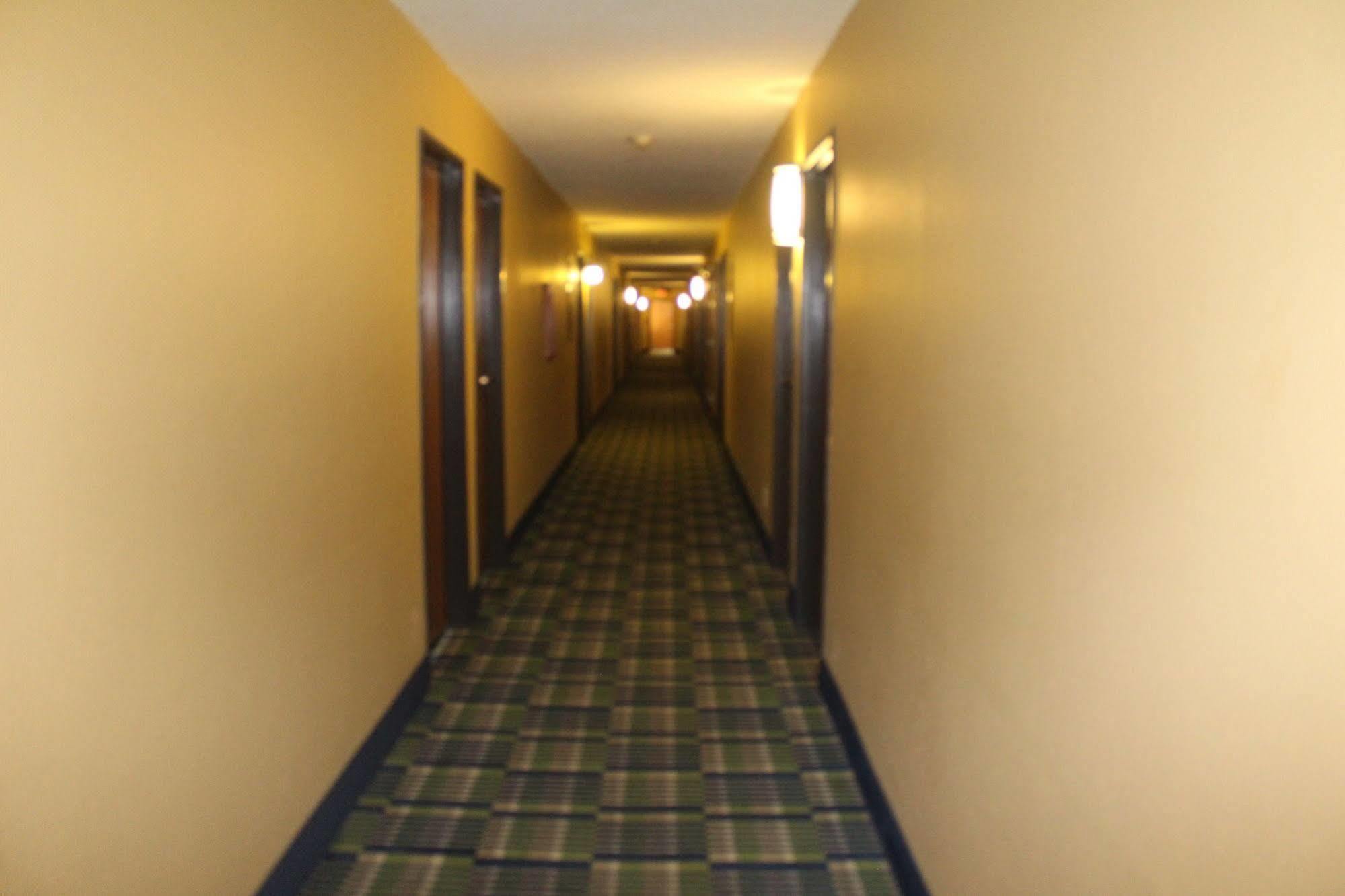 Super 8 By Wyndham Michigan City Esterno foto